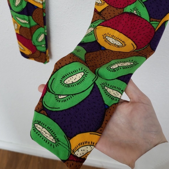 Lularoe Colored Kiwi Leggings (MAKE AN OFFER) - Picture 6 of 8